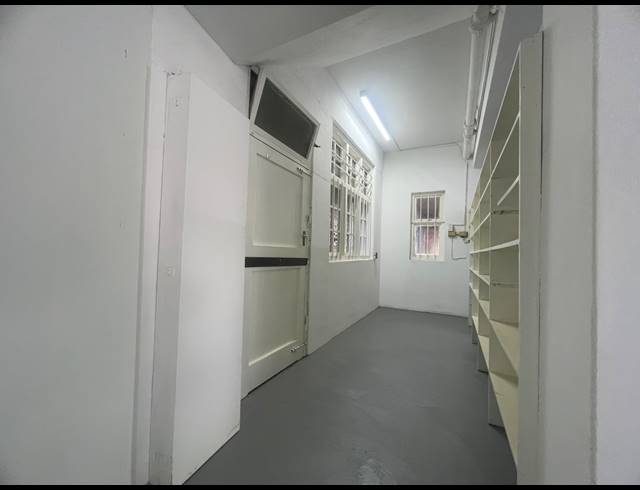 100M² BUSINESS TO LET IN SEA VIEW